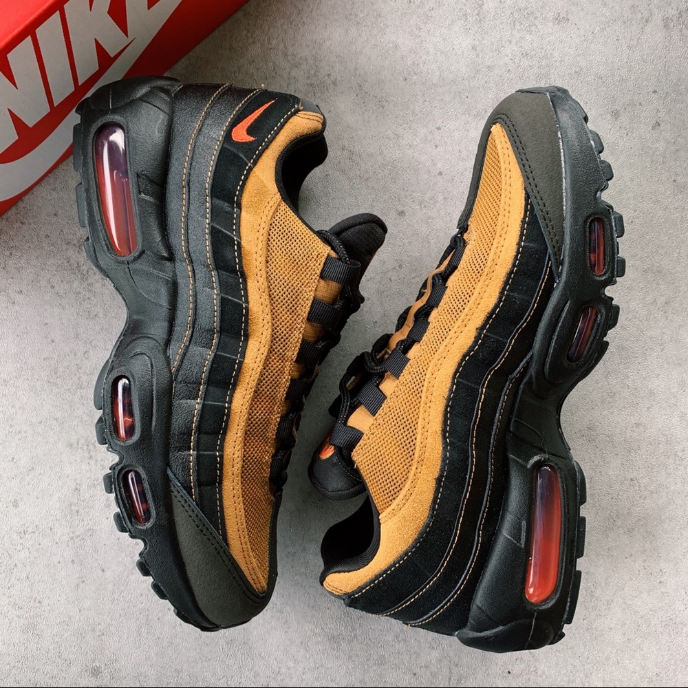 Nike Air Max 95 Essential - Picture 4 of 7